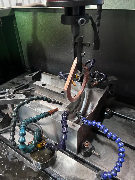 Pieza mecanizada — detalle CNC